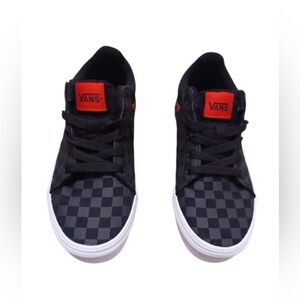 VANS Off The Wall, Seldan, Checkerboard,
Black / VNOA4U25276 / Boy Size 3.5 YT